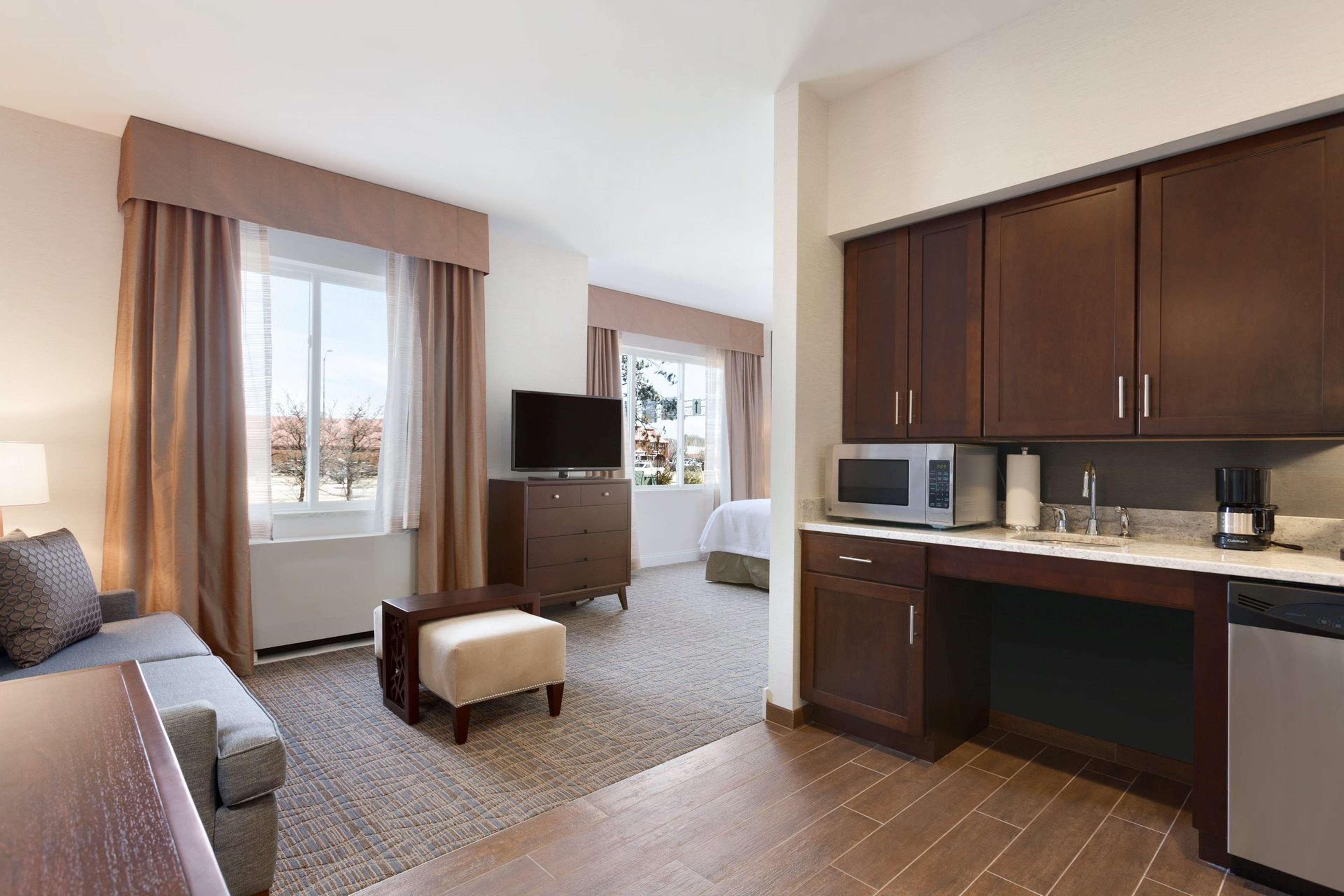 Homewood Suites By Hilton Burlington Exterior foto