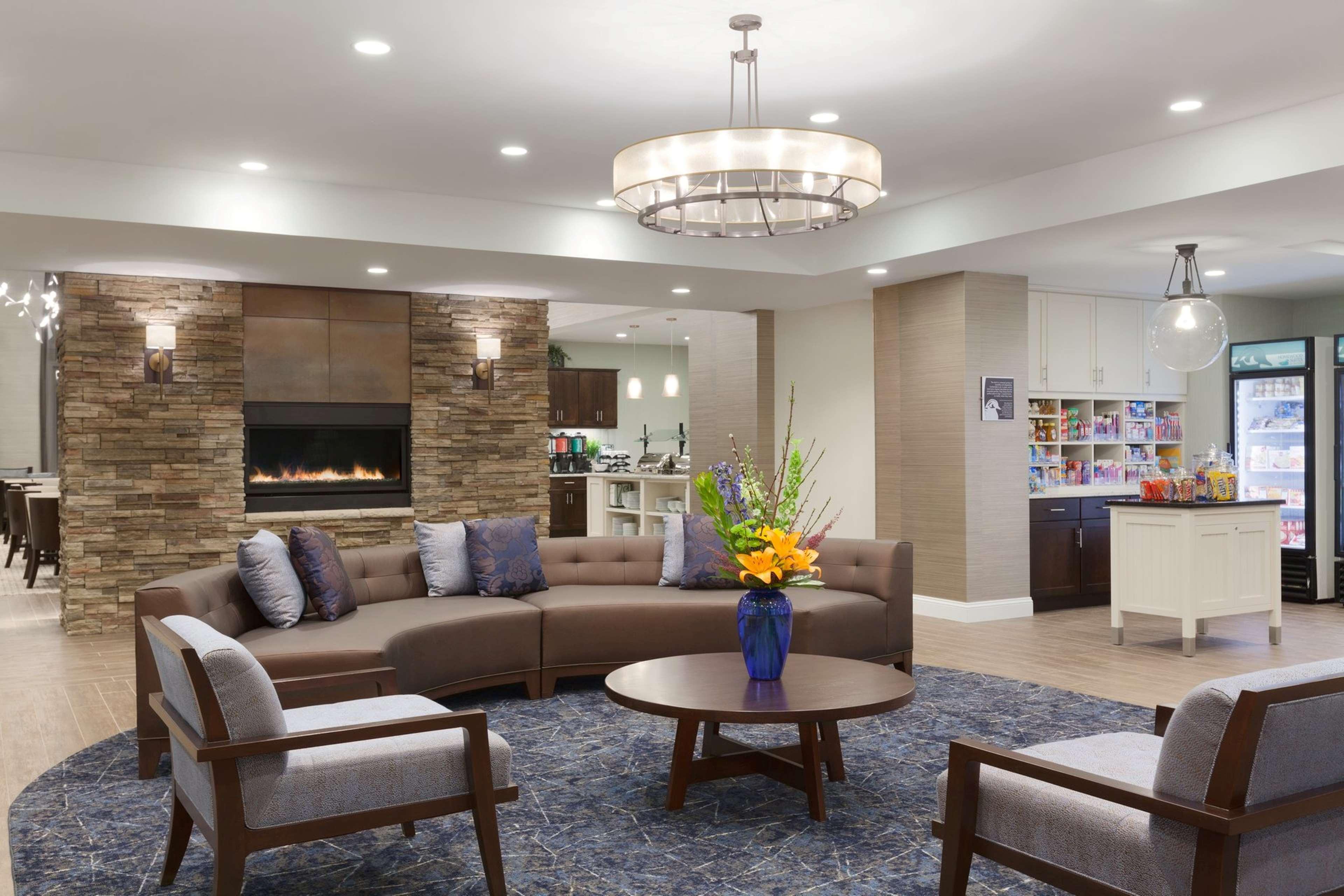 Homewood Suites By Hilton Burlington Exterior foto