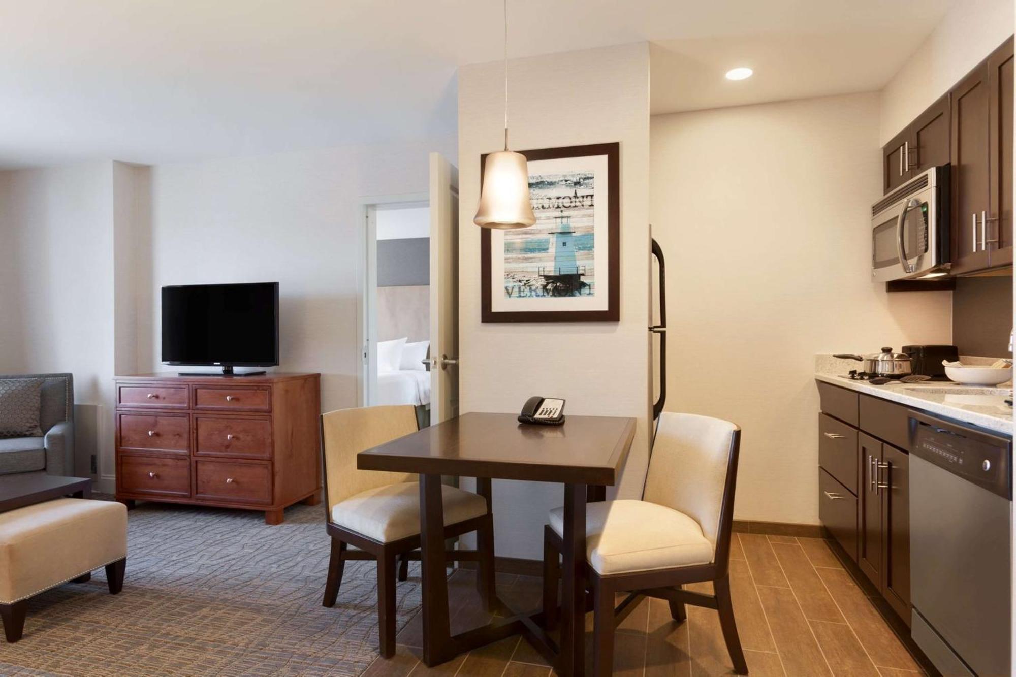 Homewood Suites By Hilton Burlington Exterior foto