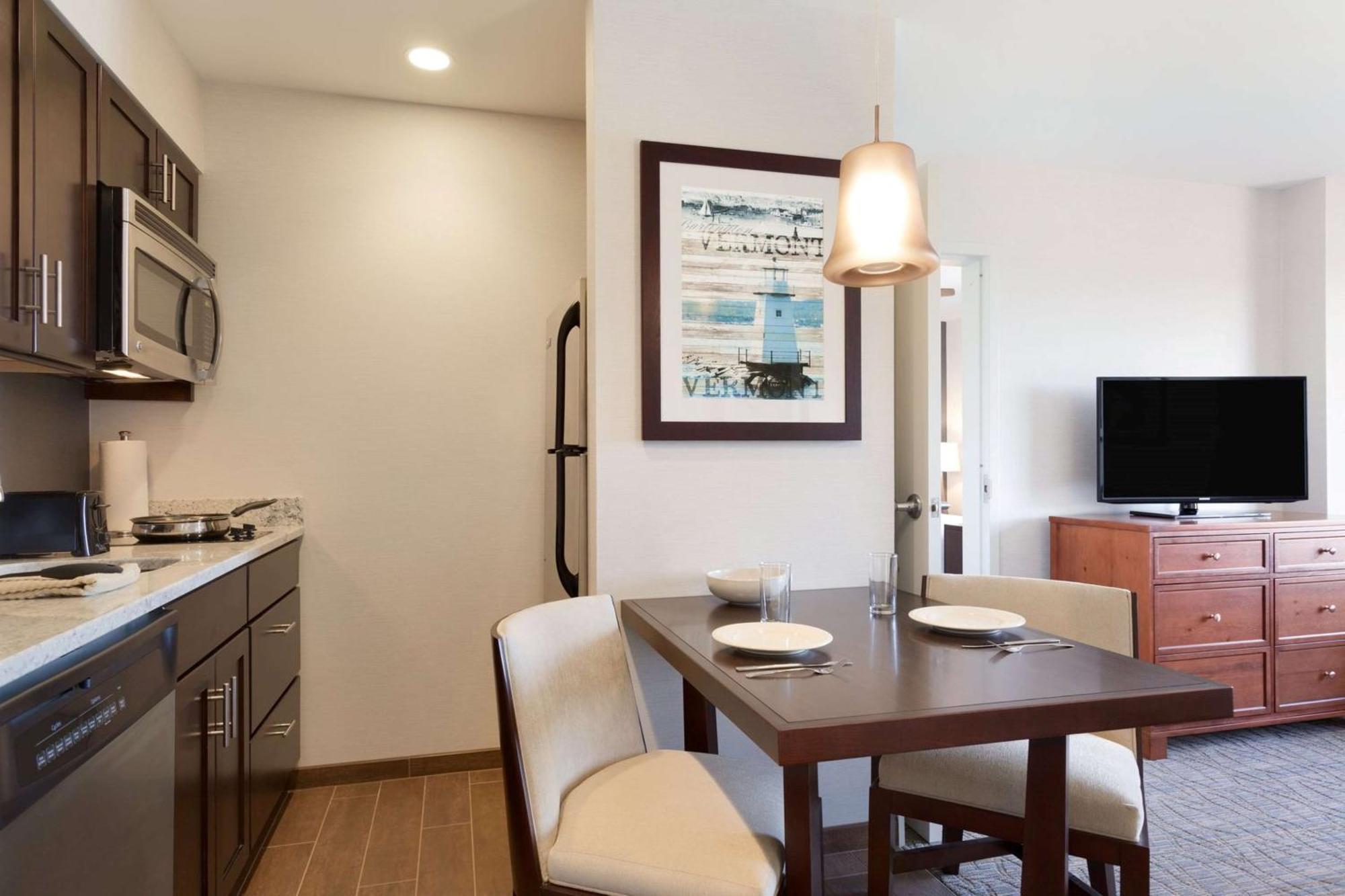 Homewood Suites By Hilton Burlington Exterior foto