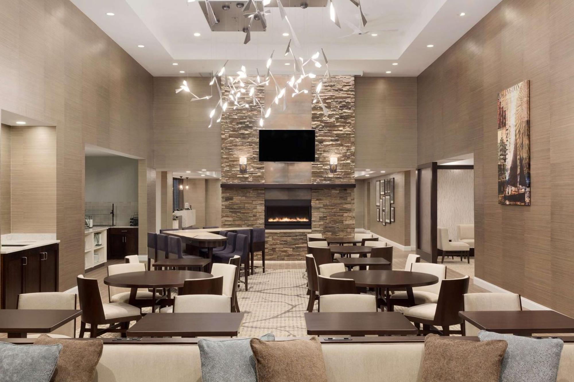 Homewood Suites By Hilton Burlington Exterior foto